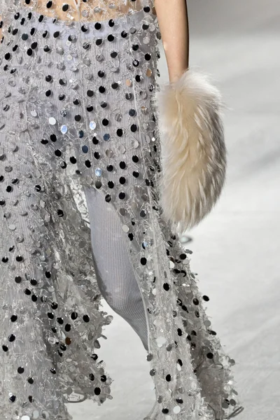 Look 12